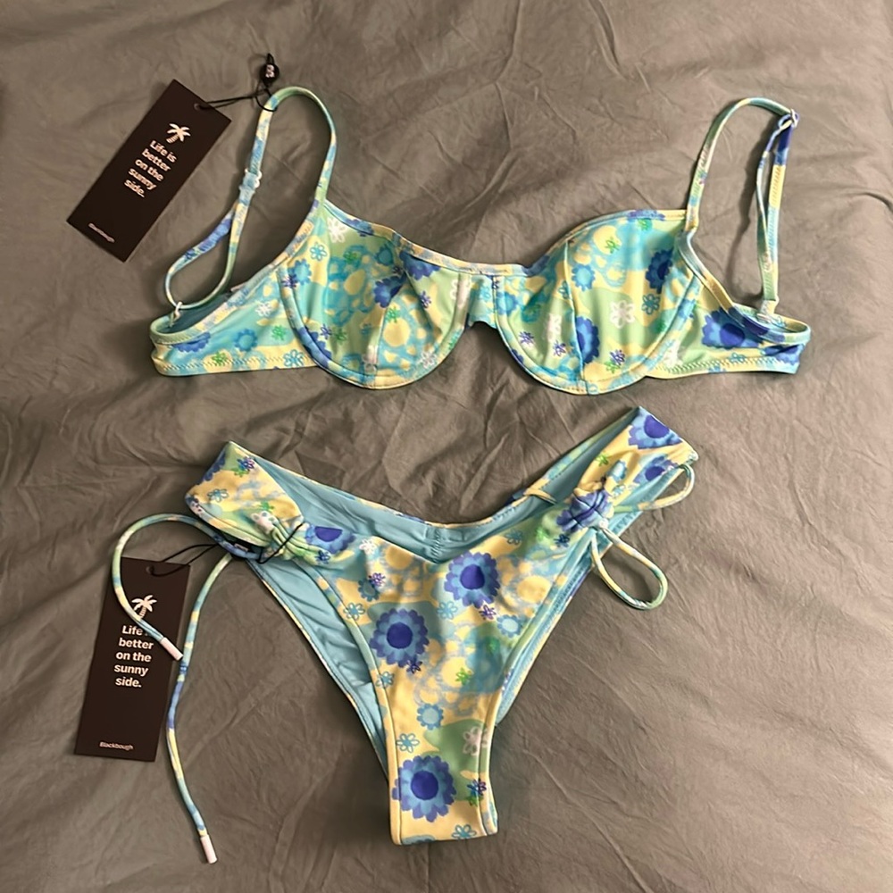 NWT Blackbough Bikini Set